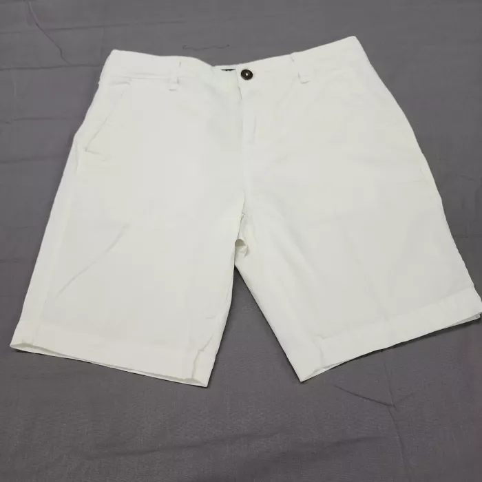 Aeropostale Womens Size 30 White Chino Shorts High Rise Stretch 9in Inseam - Front