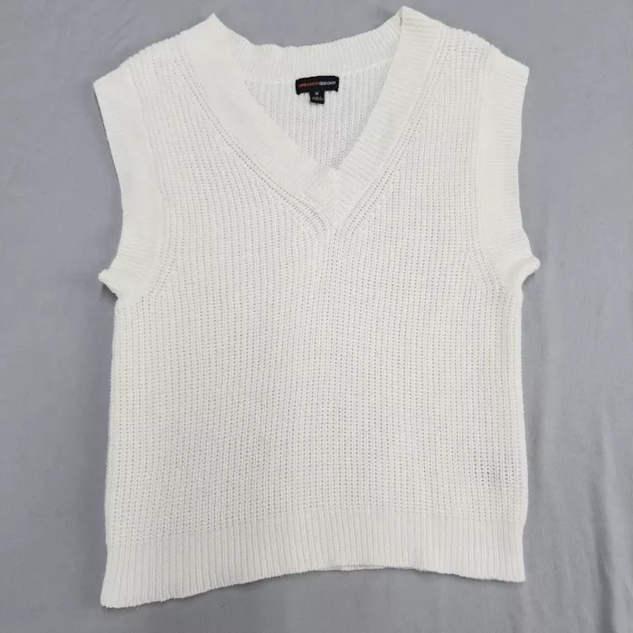Ambiance Apparel Sweater Vest Womens M White V-Neck Sleeveless Cotton Knit - Front