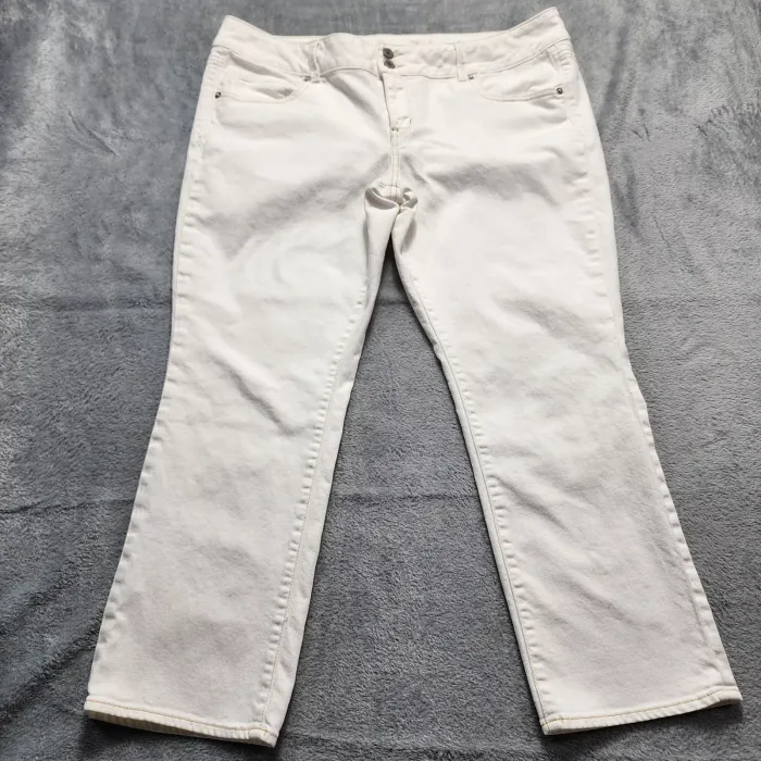American Eagle Jeans Size 18 White Straight Stretch Mid Rise Double Button Flap - Front