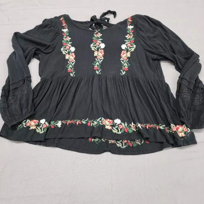 American Eagle Outfitters Womens Size M Black Floral Embroidered Peasant Blouse - Front