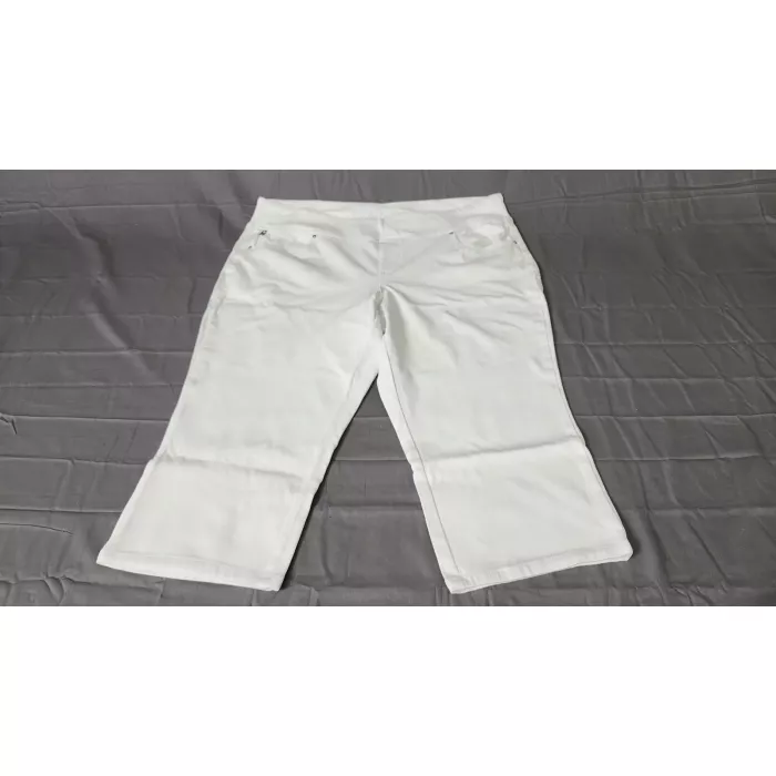 Belle by Kim Gravel 24W White Capri Pants Pull On Stretch Denim High Rise - Front