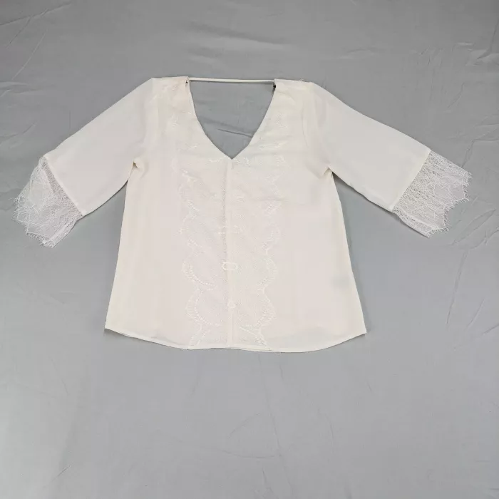 BKE Boutique Women's Size L White Chiffon Lace Trim V-Neck Open Back Blouse - Front
