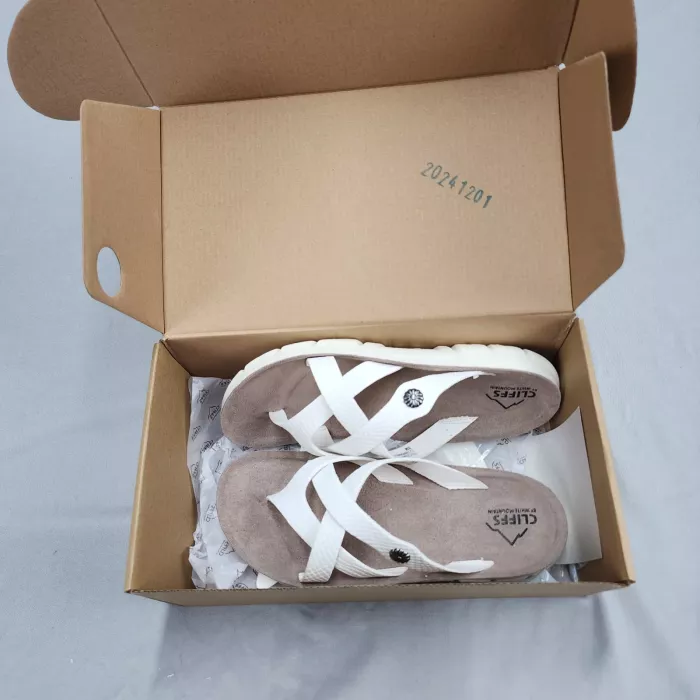 Cliffs by White Mountain Banksy Women's 8M White Thong Sandals Comfort Slip On - Main