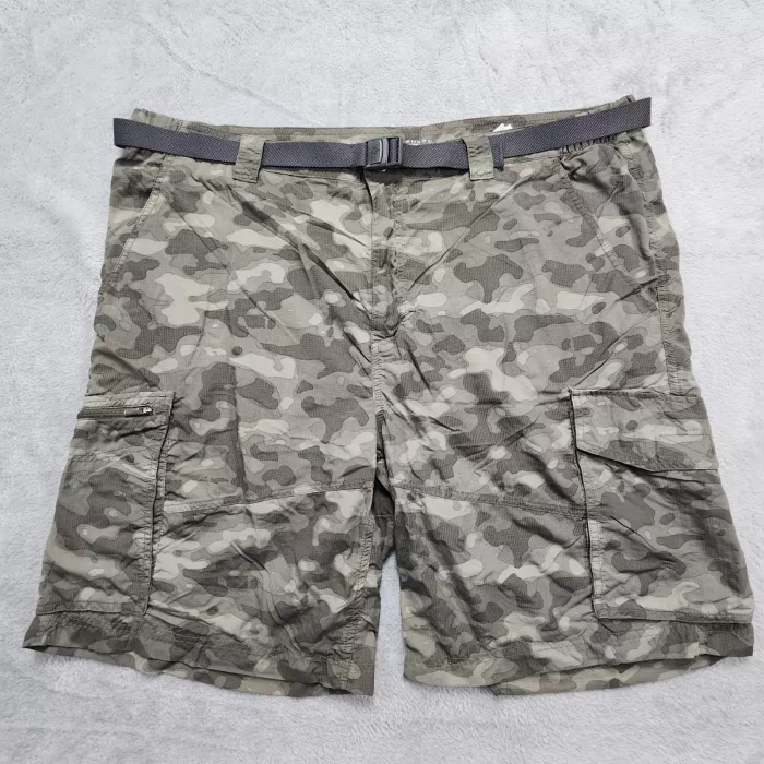 Columbia Mens Size 42 Cargo Shorts Green Camo Nylon Belted Omni Shade - Front
