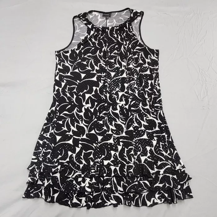 Dressbarn Plus Size 22 Dress Black White Floral A-Line Sleeveless Ruffle Hem - Front