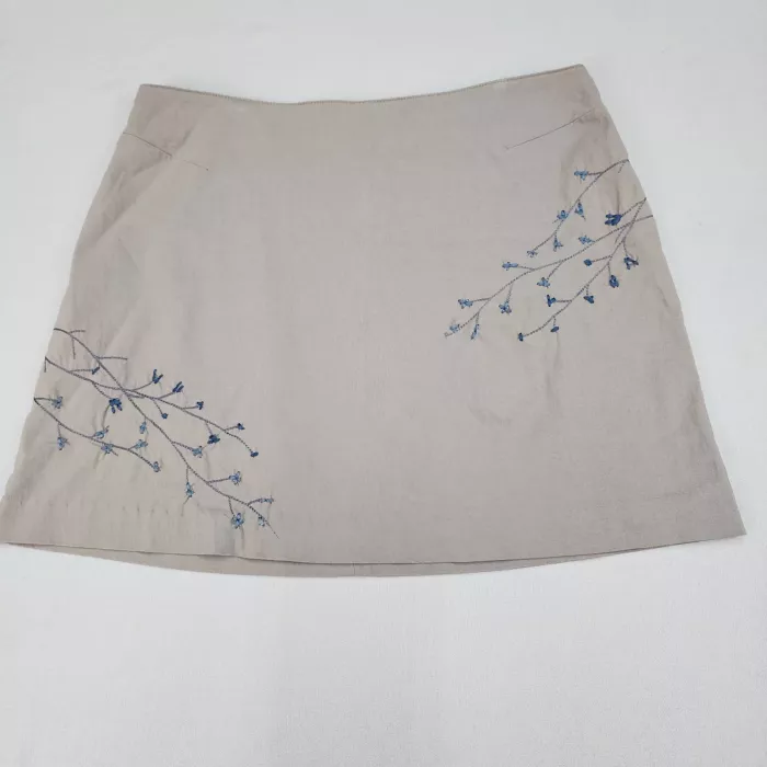 Express Womens Size 7/8 Beige Blue Floral Embroidered A-Line Mini Skirt Stretch - Front