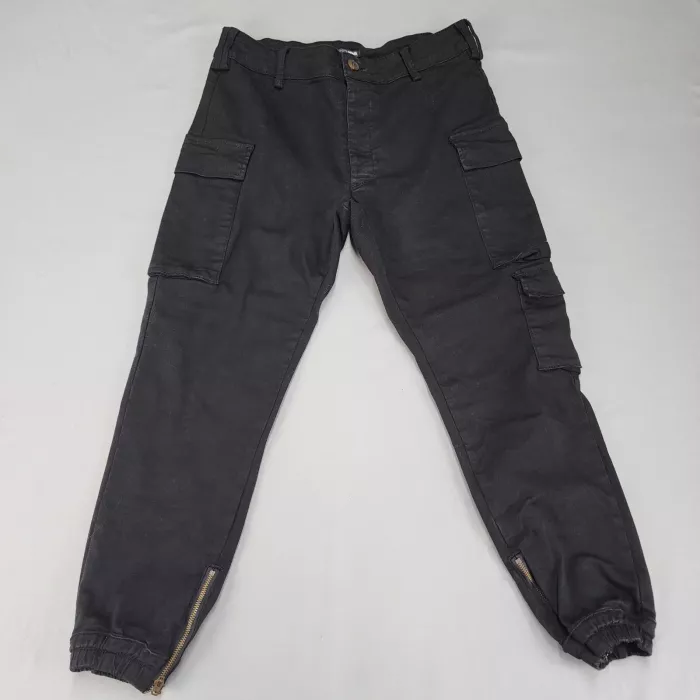 FASHIONNOVA Women's Black Cargo Jogger Pants Size L Waist 31 Inseam 26 Mid Rise - Front
