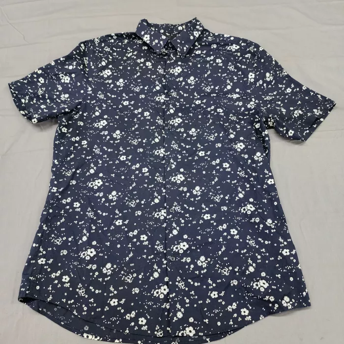 H&M Women's L Slim Fit Short Sleeve Button Up Shirt Navy Blue Floral Top - Front