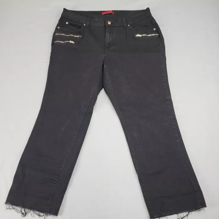 Jennifer Lopez Bootcut Capri Jeans Women's 16 Black Mid Rise Stretch Raw Hem - Front