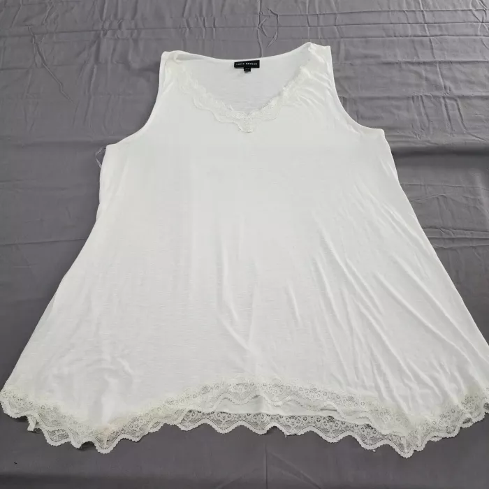 Lane Bryant Tank Tunic Top 18/20 White Lace Trim Hem Scoop Neck Stretch - Front