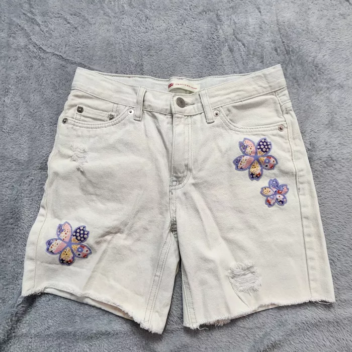 Levi's Girls Size 10 Denim Shorts Low Pitch Midi Floral Patch Cream Cut Off Jean - Front