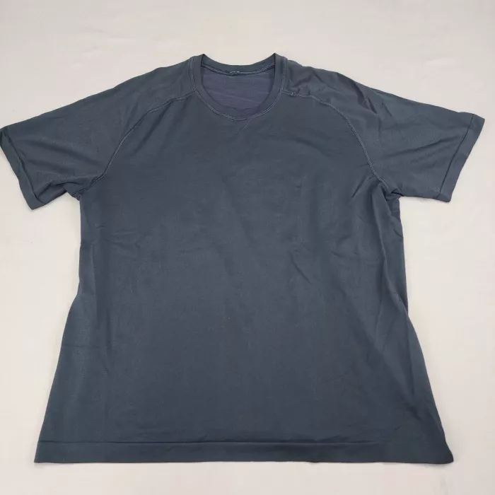 Lululemon Mens Large Dark Grey Athletic T-Shirt Short Sleeve Crew Neck Gym - Front