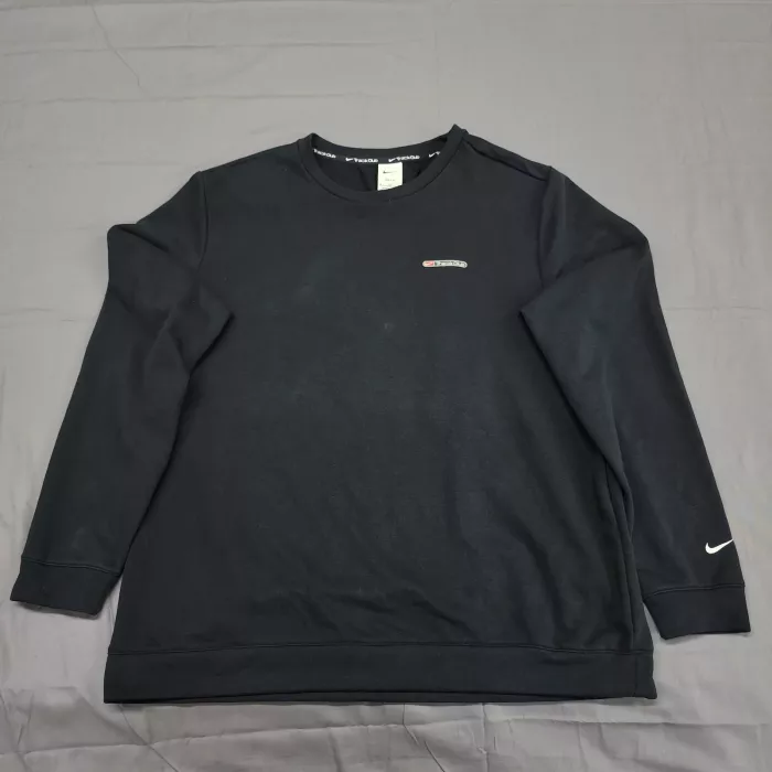 Nike Dri-Fit Track Club Sweatshirt Mens XL Black Crewneck Pullover Logo - Front