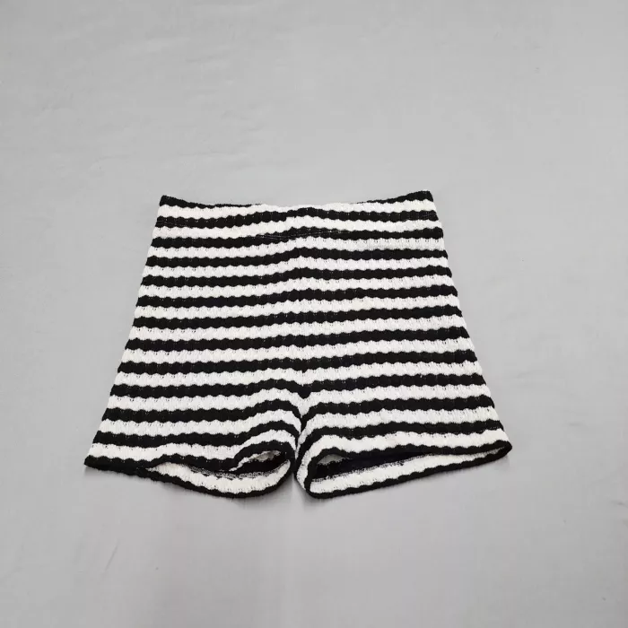 PrettyLittleThing Womens 6 Black White Striped Knit Shorts High Rise Hot Pants - Front