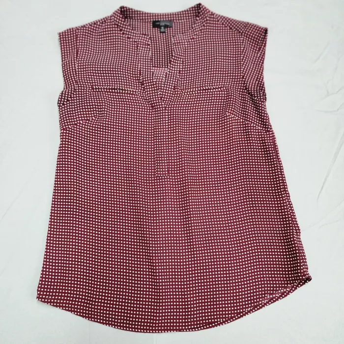 The Limited Womens XS Burgundy Polka Dot Sleeveless V-Neck Pleated Blouse - Front