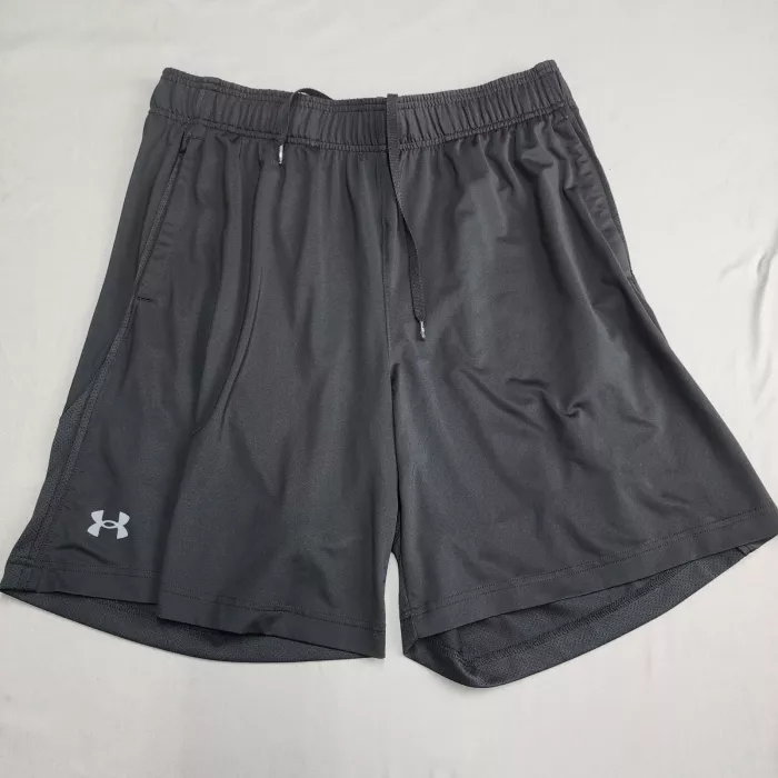 Under Armour HeatGear Mens XL Black Athletic Shorts Loose Fit 8in Inseam Pockets - Front