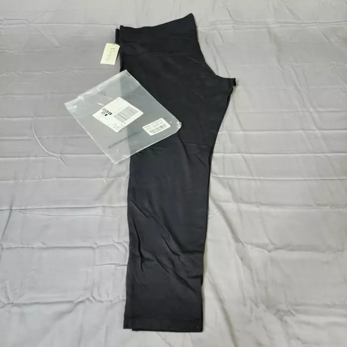 Utopia by HUE Women's Plus 3X Black Leggings High Rise Stretch Ankle Slit NWT - Main