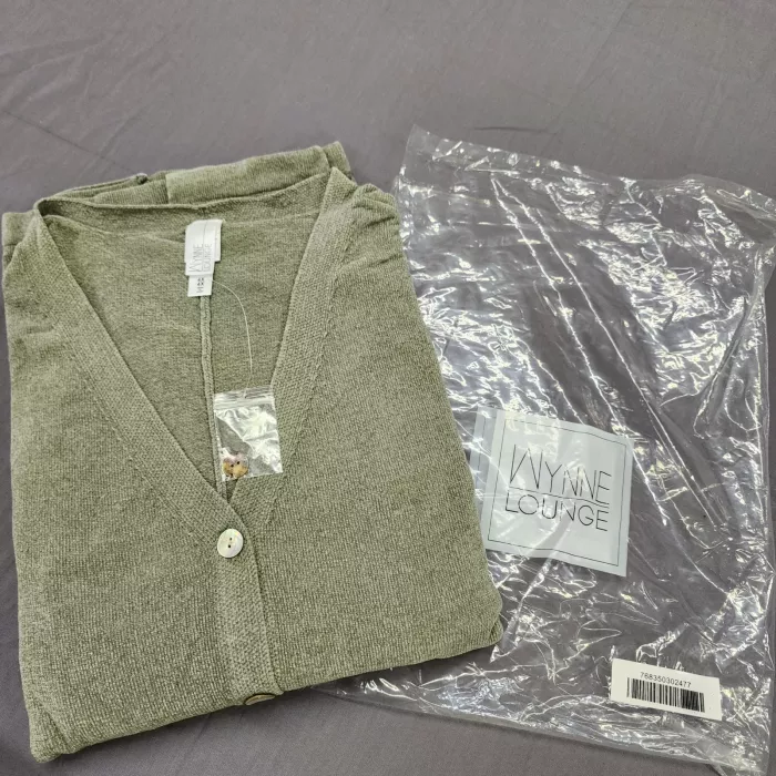Wynne Lounge Womens 4X Plus Sage Green Oversized Knit Cardigan Sweater Pockets - Main