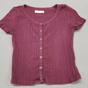 Aeropostale Womens M Burgundy Ribbed Button Front Cropped Tee Scoop Neck Top - Front
