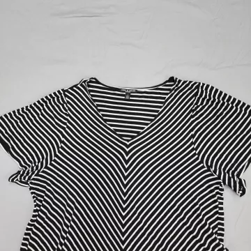 Cable Gauge Woman 3X Plus Top Black White Chevron Striped V Neck Short Sleeve - Main