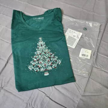 Catherines Suprema Collection 1X Emerald Green V-Neck 3/4 Sleeve Christmas Tee - Main
