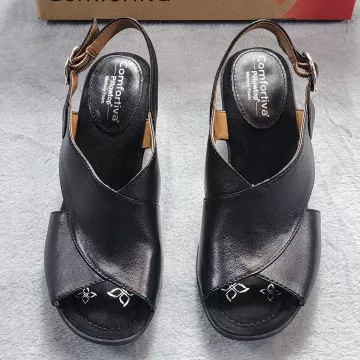 Comfortiva Katara Sandals Womens 7.5 Wide Black Leather Slingback Block Heel