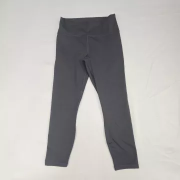 Fabletics Womens Size M Black PowerHold Cropped Athletic Leggings Stretch - Front