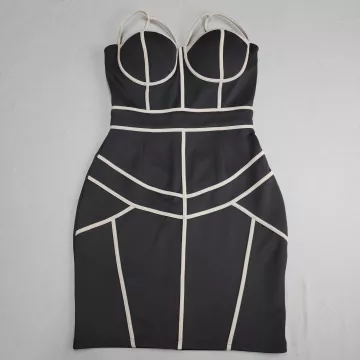 Girl In Mind Black Bodycon Dress Women's Size L Sweetheart Neck Piping Short - Front