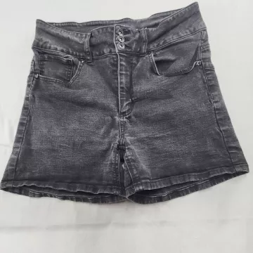HT Denim Women's Size 11 Black High Rise Super Skinny Jean Shorts 3-Button - Front