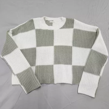Moon & Madison Women's L Sweater Green Checkerboard Cropped Knit Pullover - Front