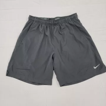 Nike Dri-FIT Athletic Shorts Mens XL Black Pockets Drawstring 7.5 Inseam - Front