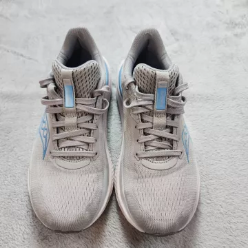 Saucony Echelon 10 Women's Running Shoes Size 7.5 Grey Mesh Sneakers PWRRUN - Front