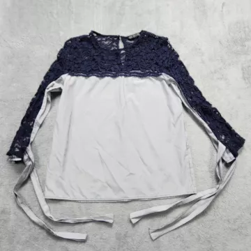 Levi's Classic Boot Cut Jeans Women's Size 30 Blue Denim Mid Rise Bootcut Pants - Front