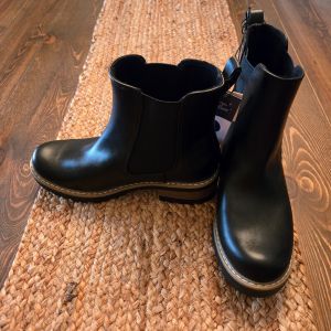 Women's Boots with Memory Foam Insole - Celina Black Size 6