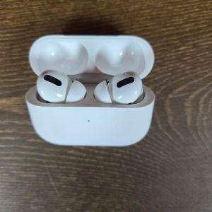 AirPod pro (gen 1) Left AirPod And MagSafe charging Case
