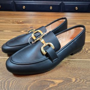 Carolyn Women's Slip-on Dress Shoes Sz 8 Penny Loafers Memory Foam Insole Buckle