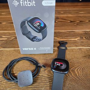Fitbit Versa 4 Fitness Smartwatch FB523BKBK With 3rd Party Charger & Bands