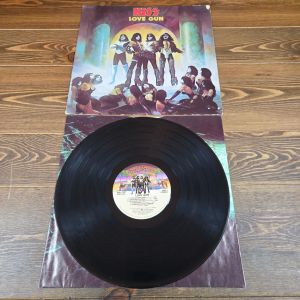 KISS - Love Gun - Vinyl LP Record Album 1977 Casablanca 7057