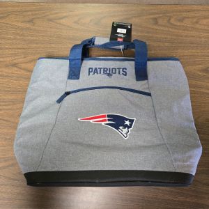 New England Patriots Rawlings Cooler Tote Holds 30 Cans Back Pack Straps
