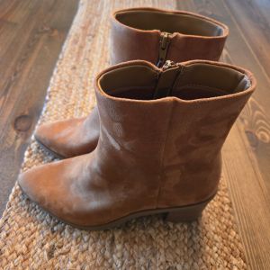 Women's Gayle Western Ankle Boots Tan 10