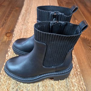 Women's Kyrie Chunky Heel Ankle Sock Boots