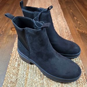 Women's Lug Boots Tibby Pull On Bootie Black